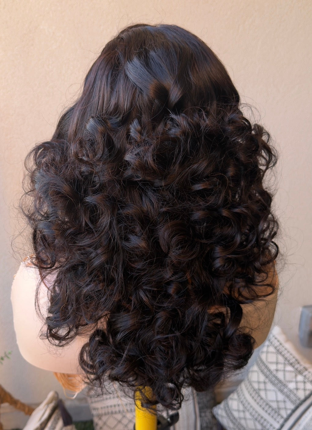 18” Bouncy curls wig